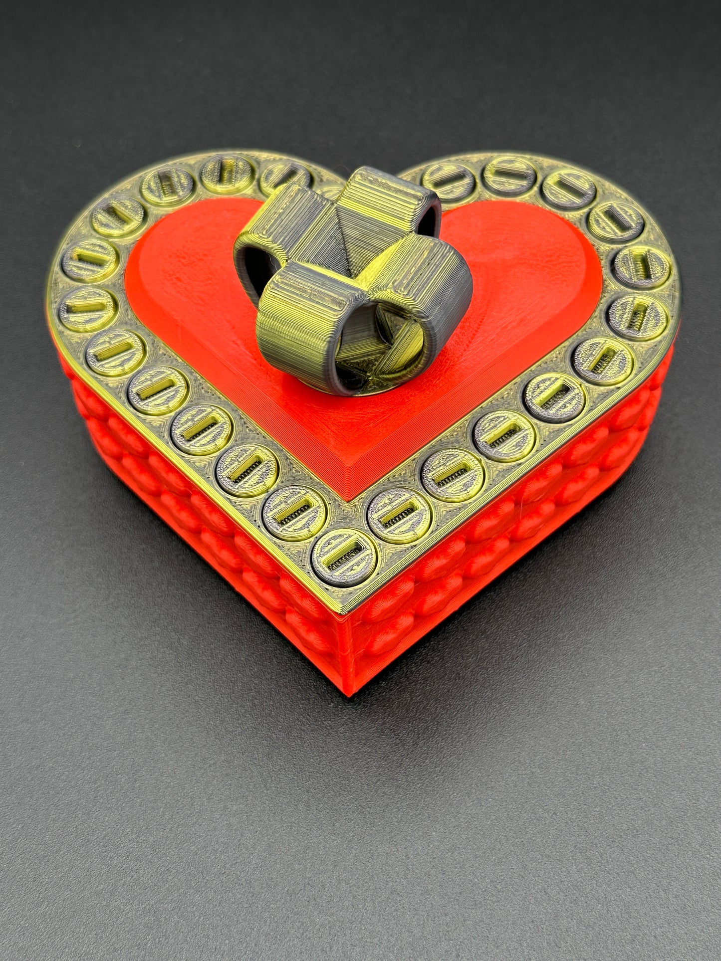 Heart Annoying Gift Box w/ 25 bolts - Black/Golden & Red