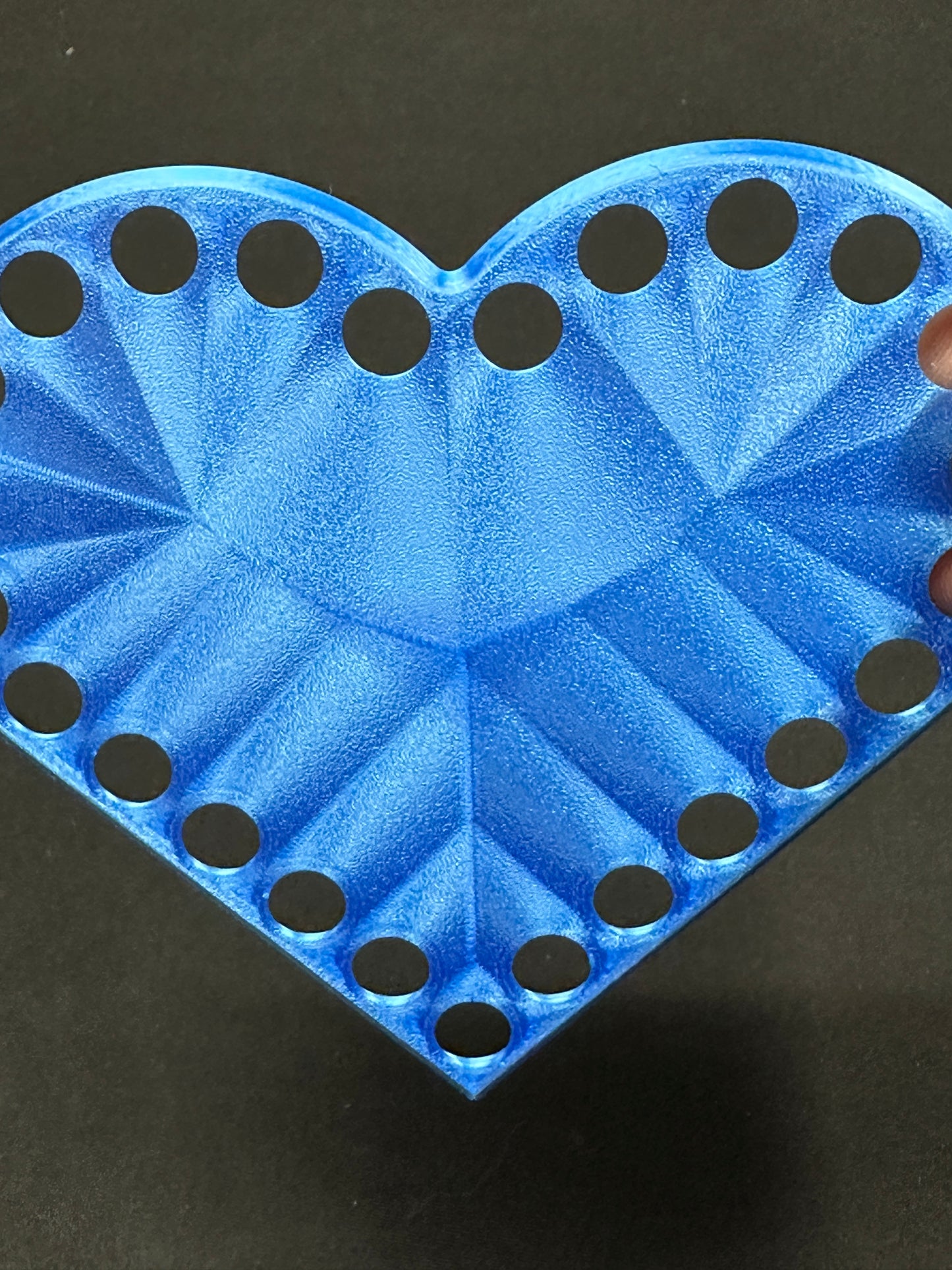 Heart Annoying Gift Box w/ 25 bolts - Blue 2-Tone