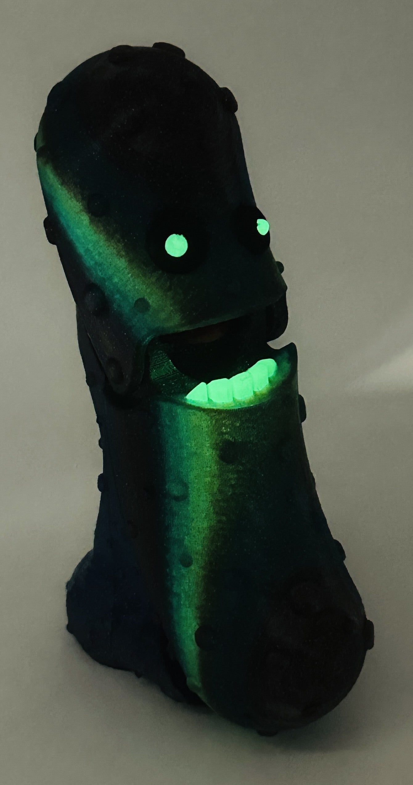 Midnight Glow - 7" Articulated Tickle Pickle with Butt stand
