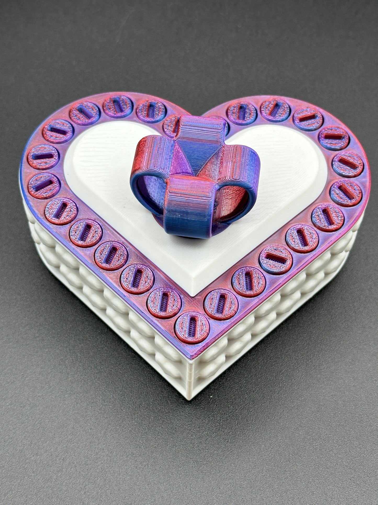 Heart Annoying Gift Box w/ 25 bolts - Blue/Purple/Red & White