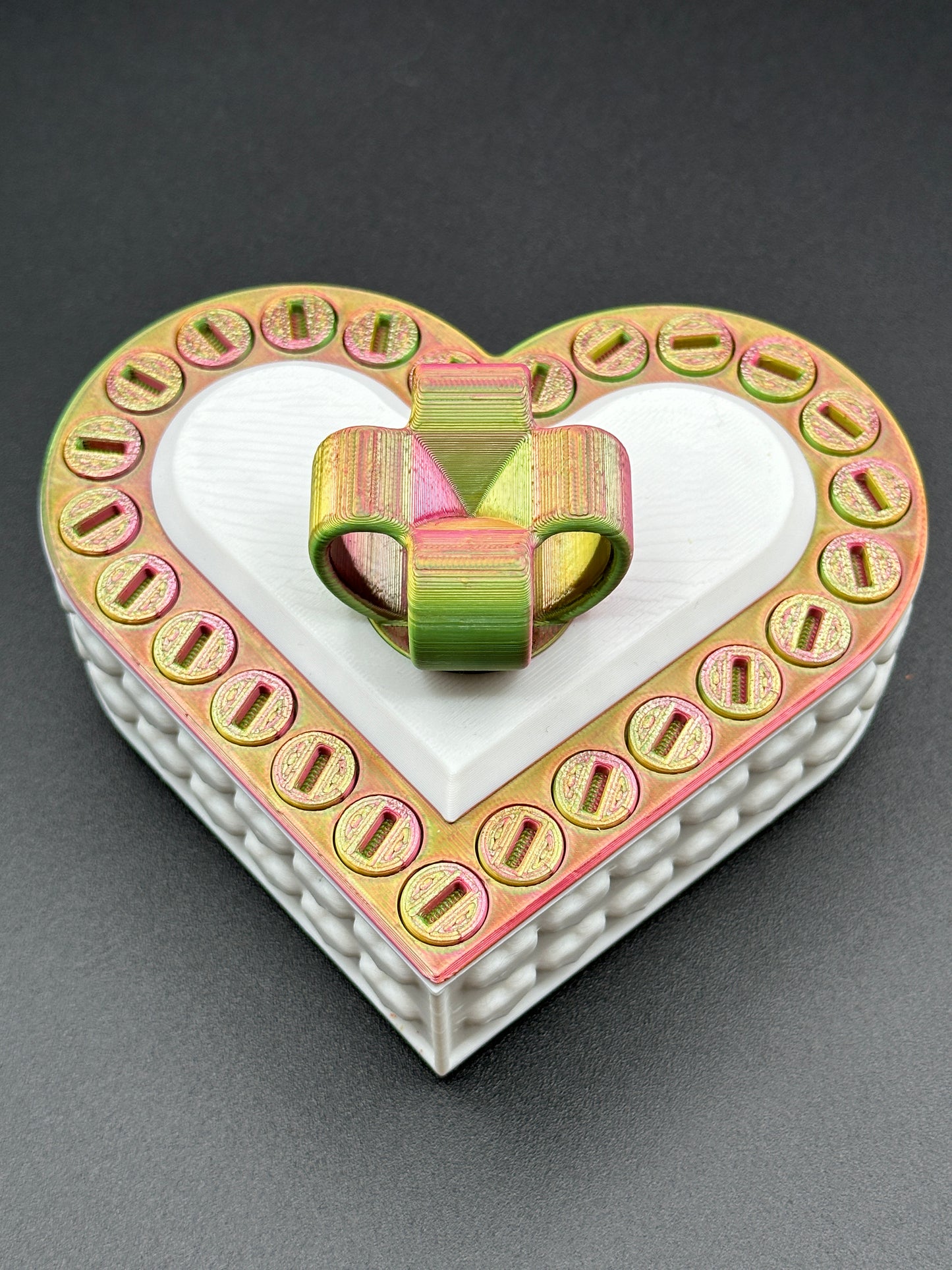 Heart Annoying Gift Box w/ 25 bolts - Multiple Color Combinations
