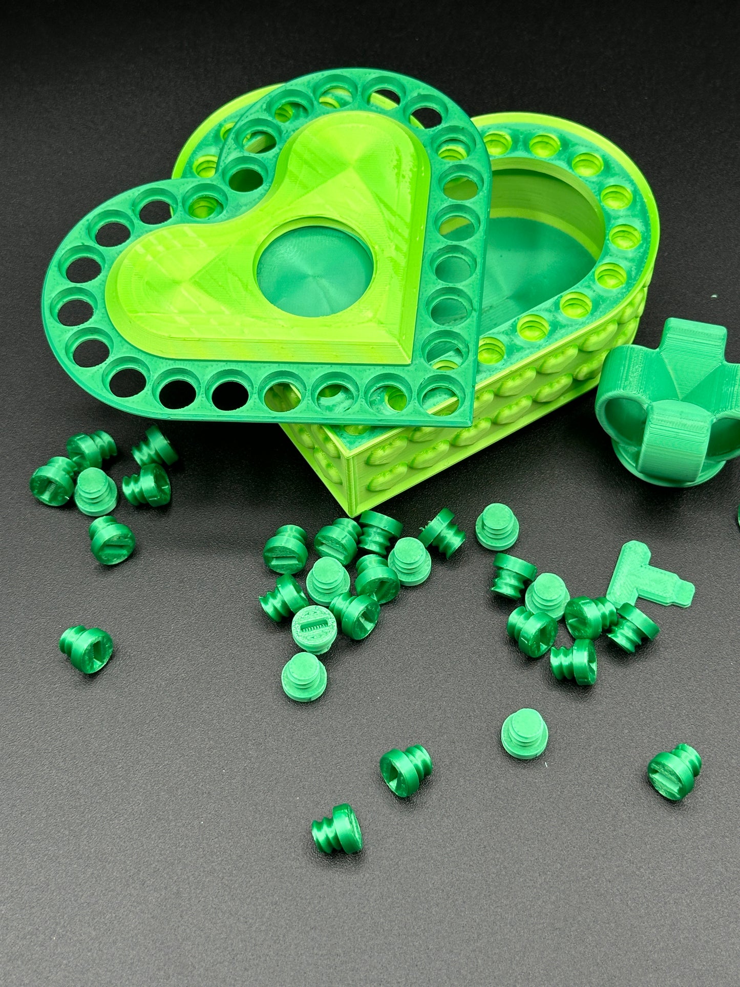 Heart Annoying Gift Box w/ 25 bolts - Multiple Color Combinations