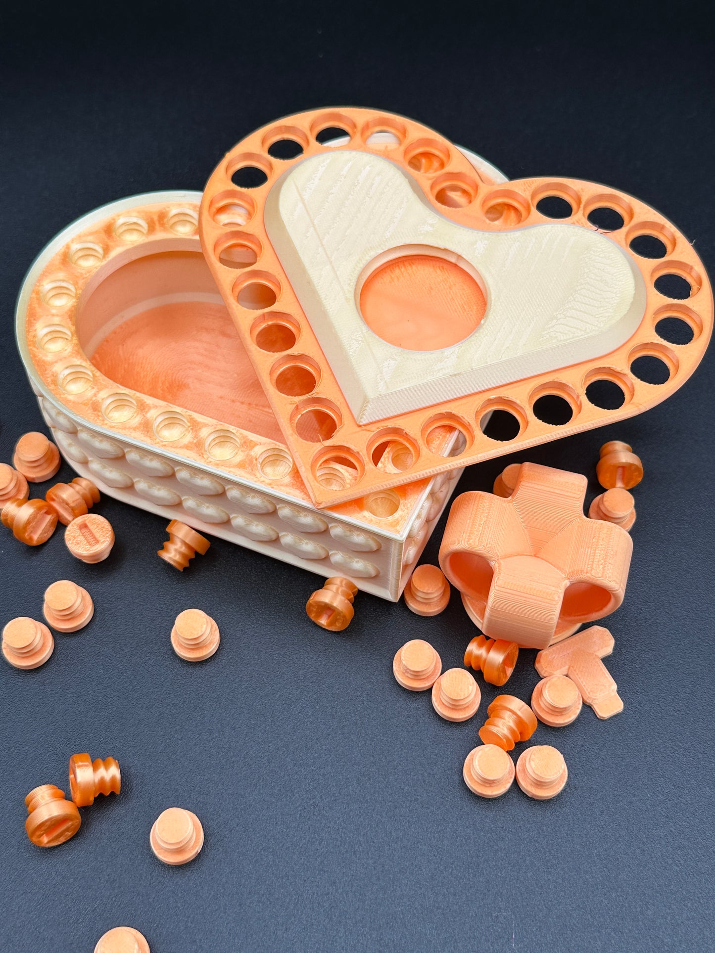 Heart Annoying Gift Box w/ 25 bolts - Orange 2-Tone