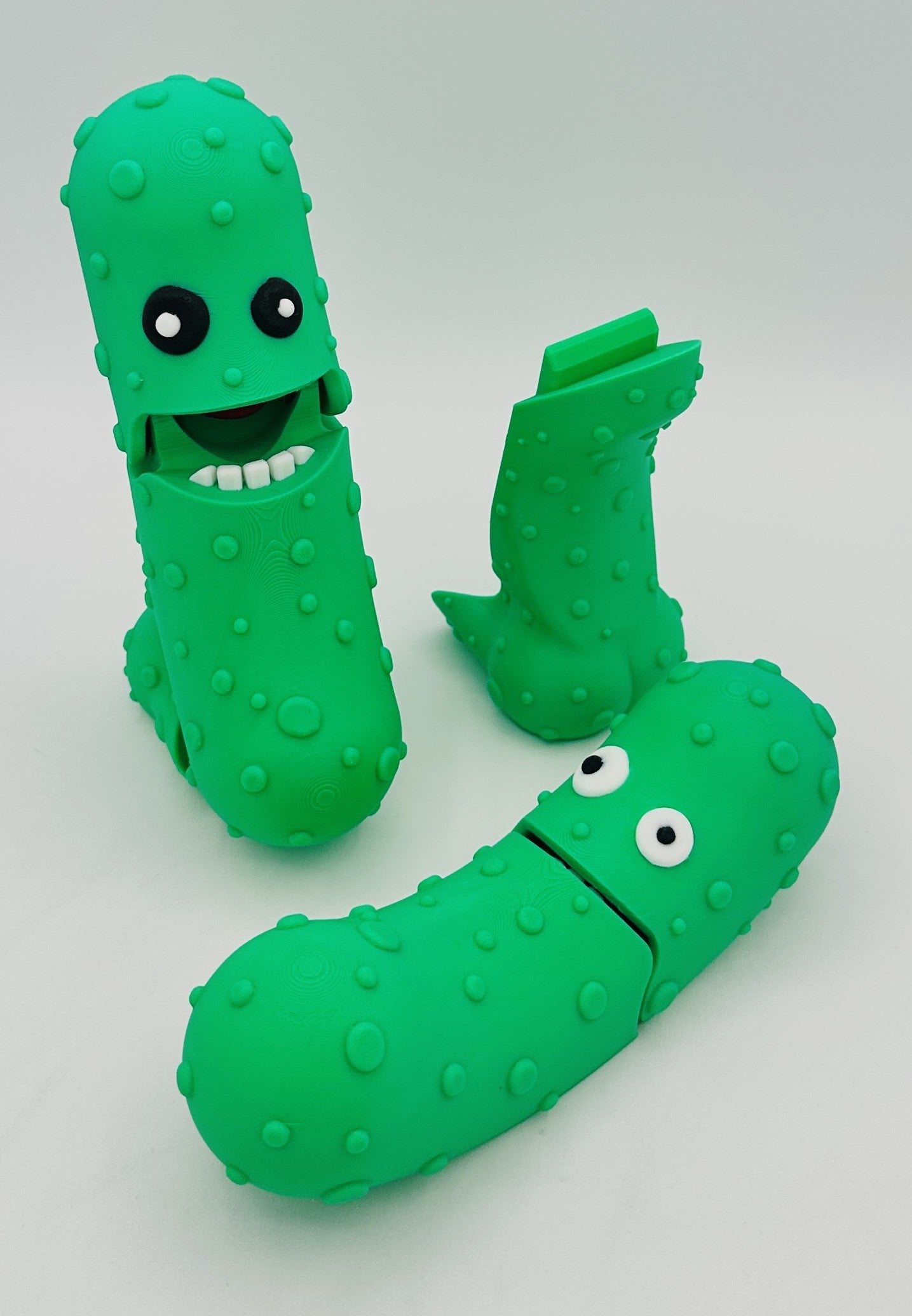 Green - 7" Articulated Tickle Pickle with Butt stand