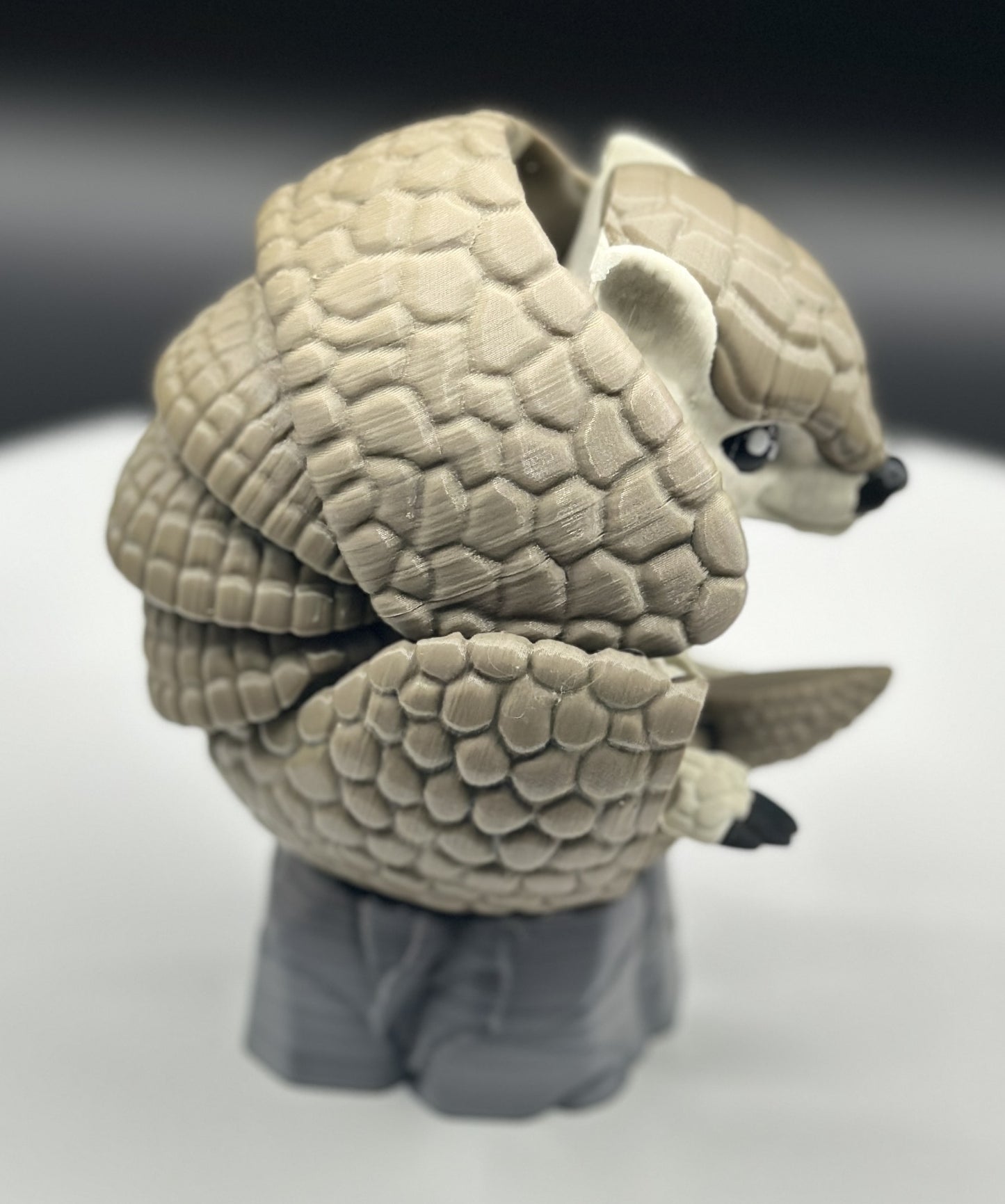 Armadillo - 6.5" Flexi Articulated Pet with Stand