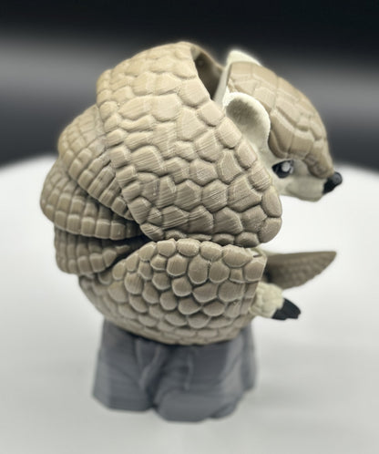 Armadillo - 6.5" Flexi Articulated Pet with Stand